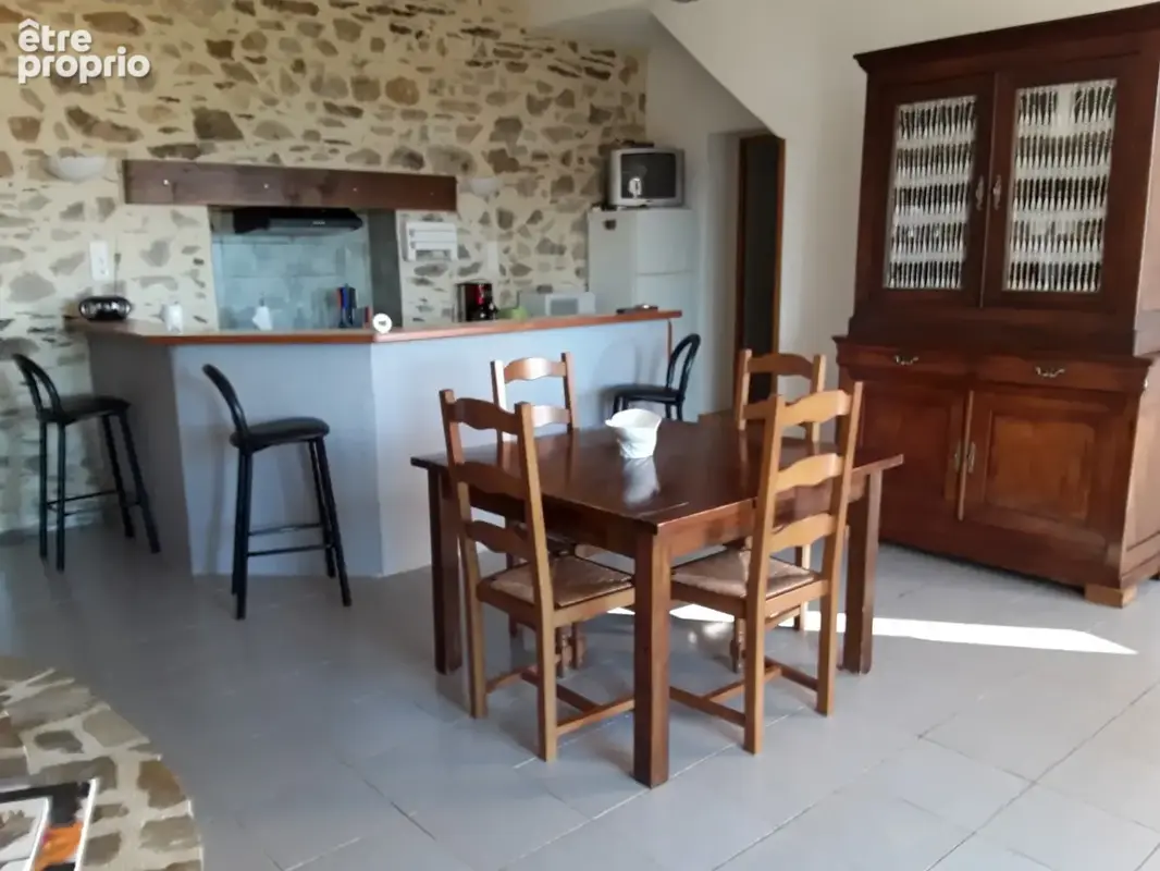 Maison en pierres avec belle grange et terrain - photo 4