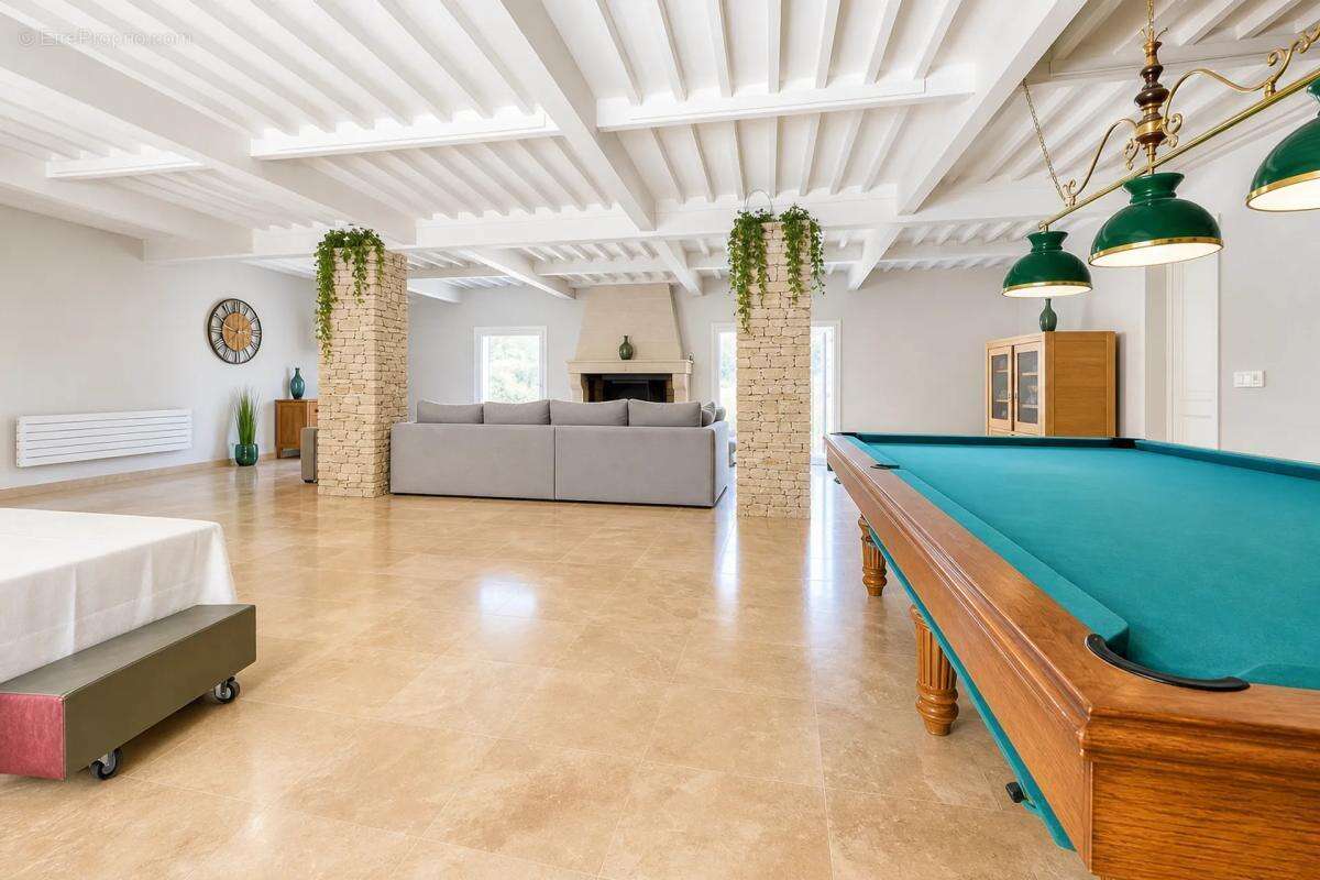 Maison de 11 pièces de 368 m² à Châteauneuf-sur-Isère - photo 3