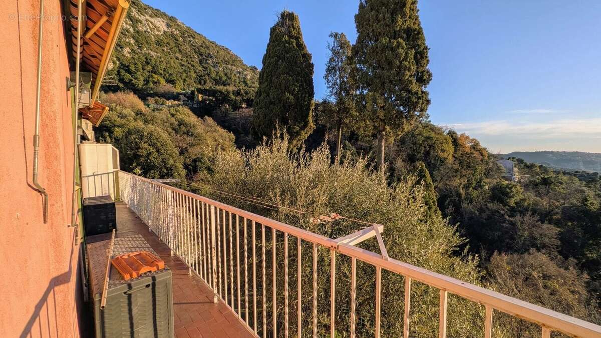 Maison à CASTAGNIERS