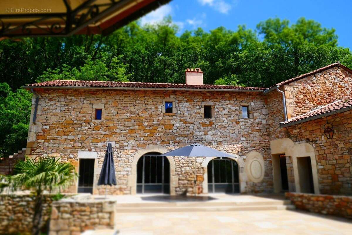 Château entierement renove - photo 4