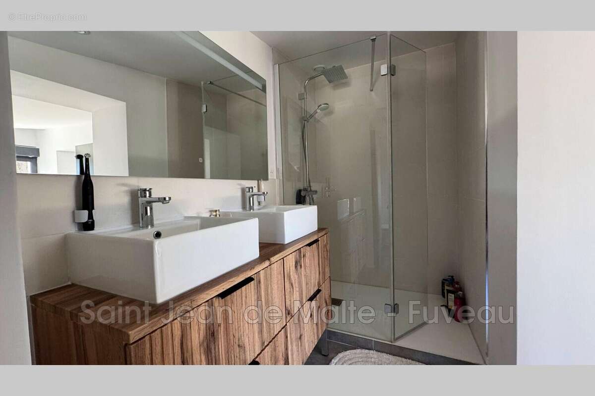 Appartement à LE THOLONET