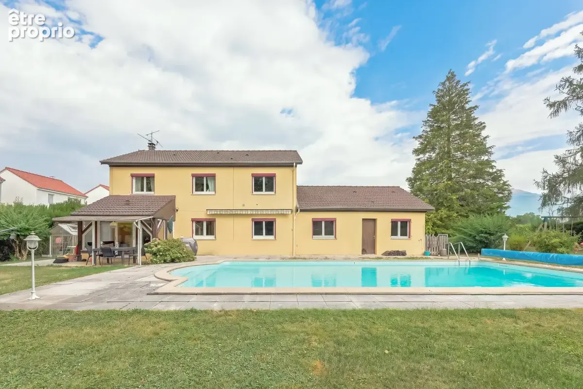 Maison à SAINT-GENIS-POUILLY