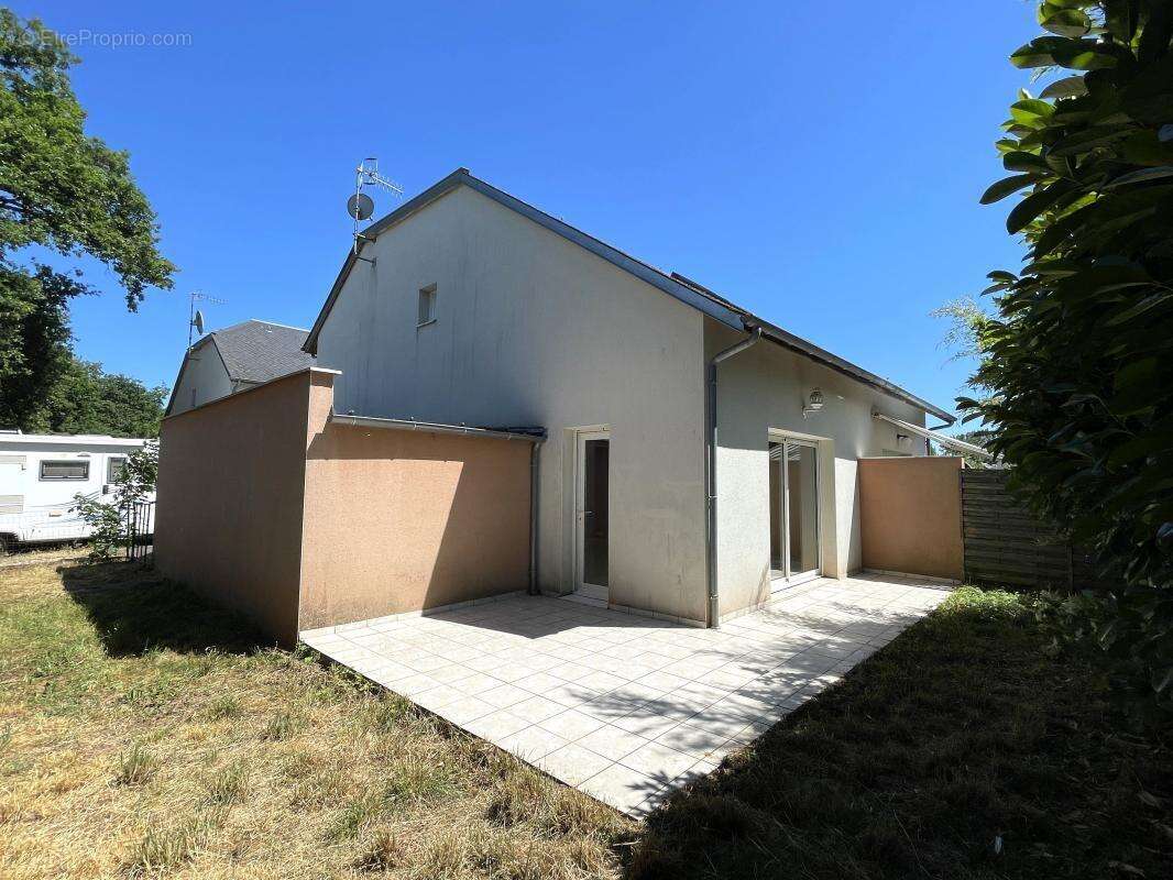 Maison à ONET-LE-CHATEAU