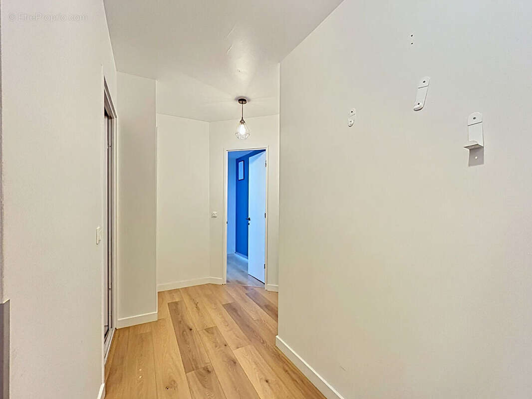 Appartement à MARSEILLE-4E