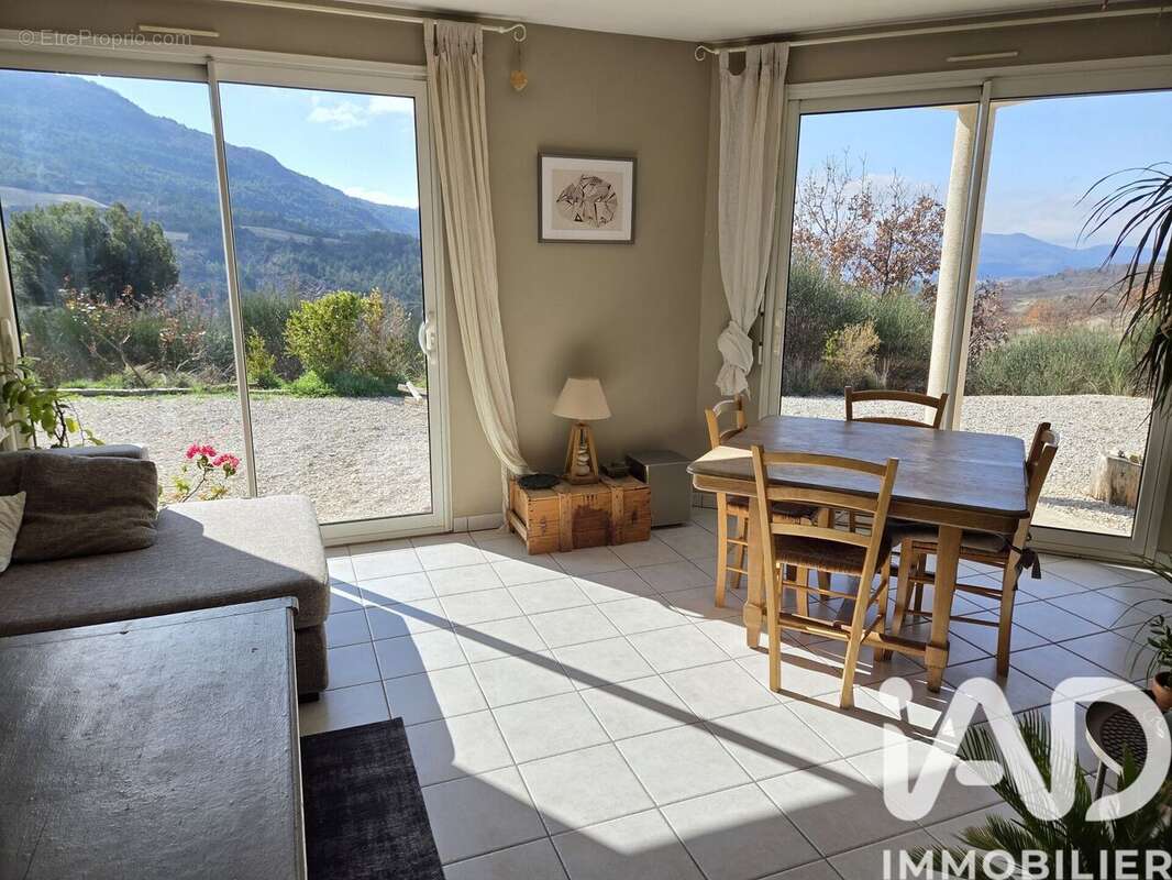 Maison 96 m² à Saint-Sauveur-Gouvernet  - photo 4