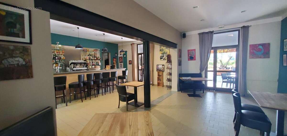 Bar  Restaurant  À Vendre sud Ardèche - photo 4