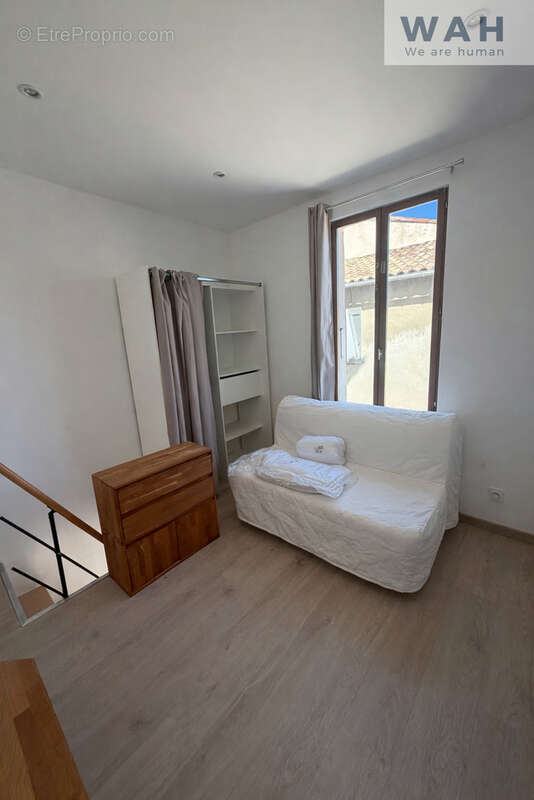 Appartement à SAINT-LAURENT-D'AIGOUZE