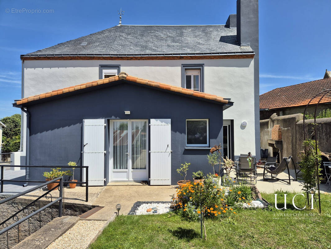 Maison à LEGE