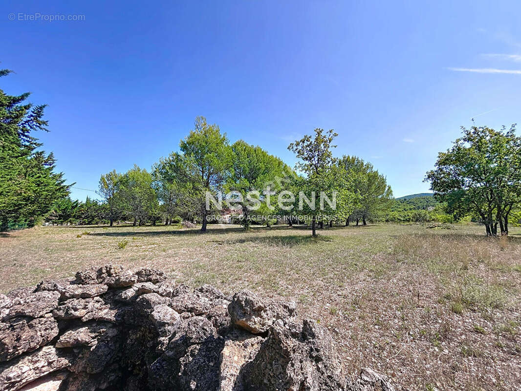 Villa indépendante de plain, 90m2 habitables, 3 chambres, possibilité d'agrandissement, piscine 4x8 et jardin. Vue imprenable ! - photo 13