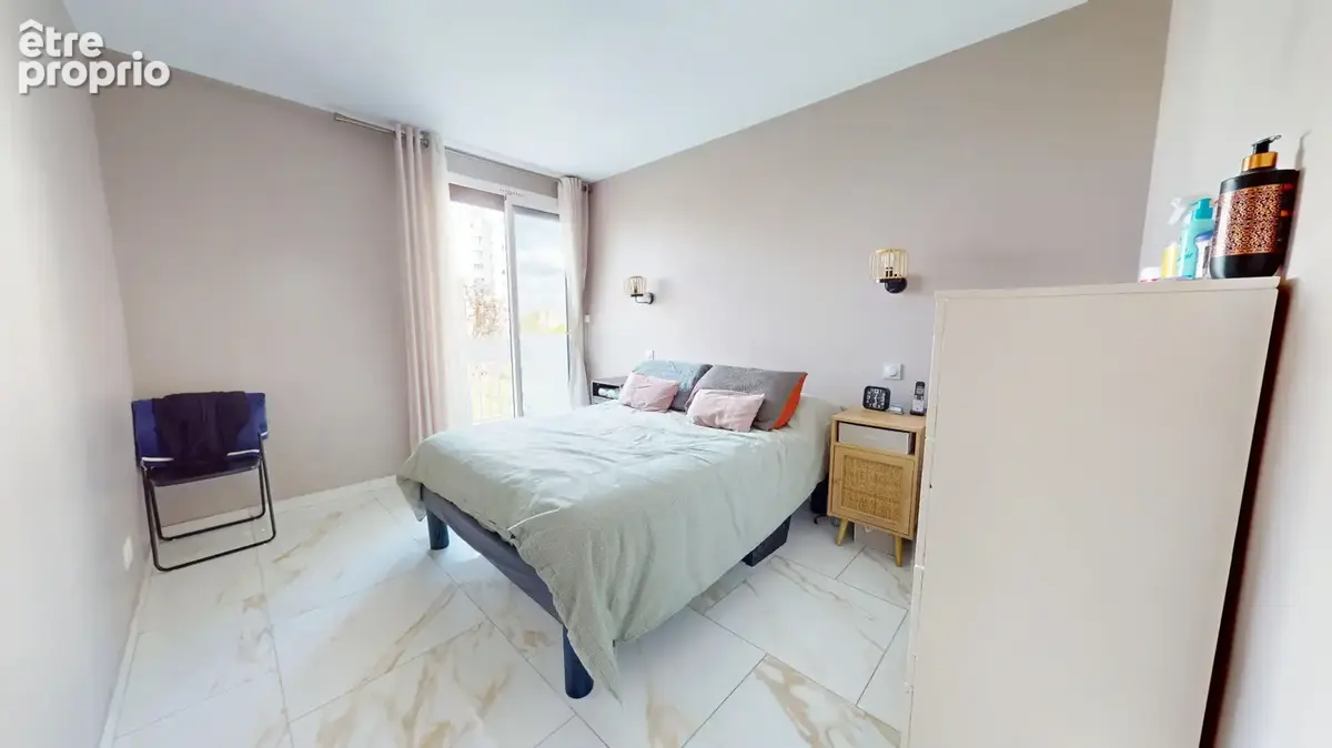 Exclu AVL  Aubervilliers Proche métro 4 Chemins  3/4 Pièces au dernier étage  Balcon et Vues Dégagées  Appartement Traversant  E - photo 14
