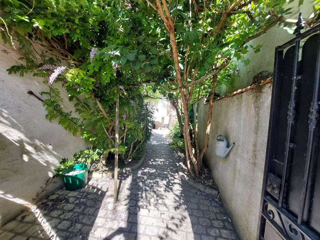 Maison 182 m² à Monts  - photo 2