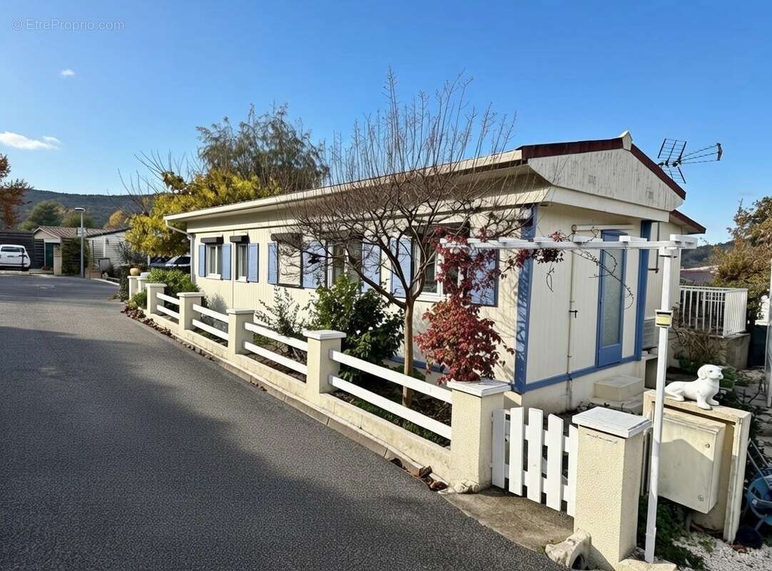 Maison à ROQUEBRUNE-SUR-ARGENS