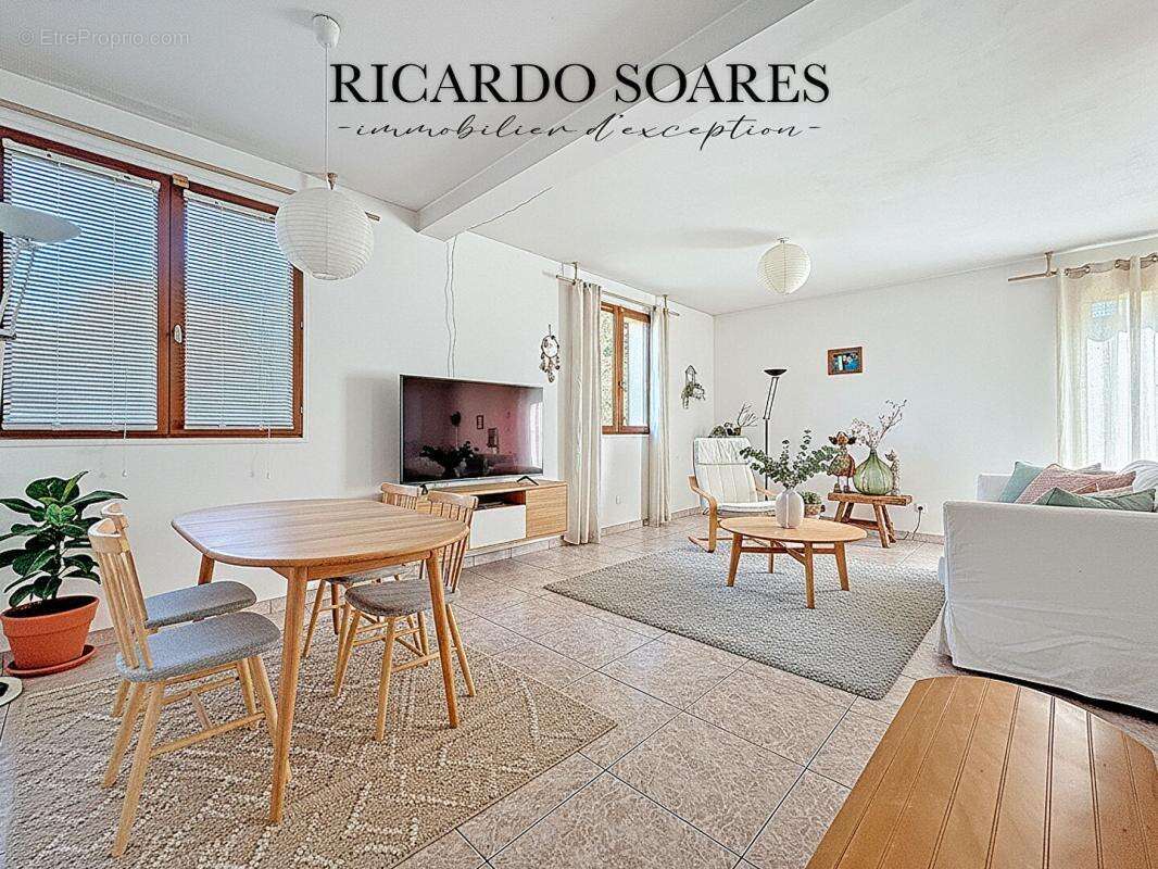 Maison à LONGUEIL-SAINTE-MARIE