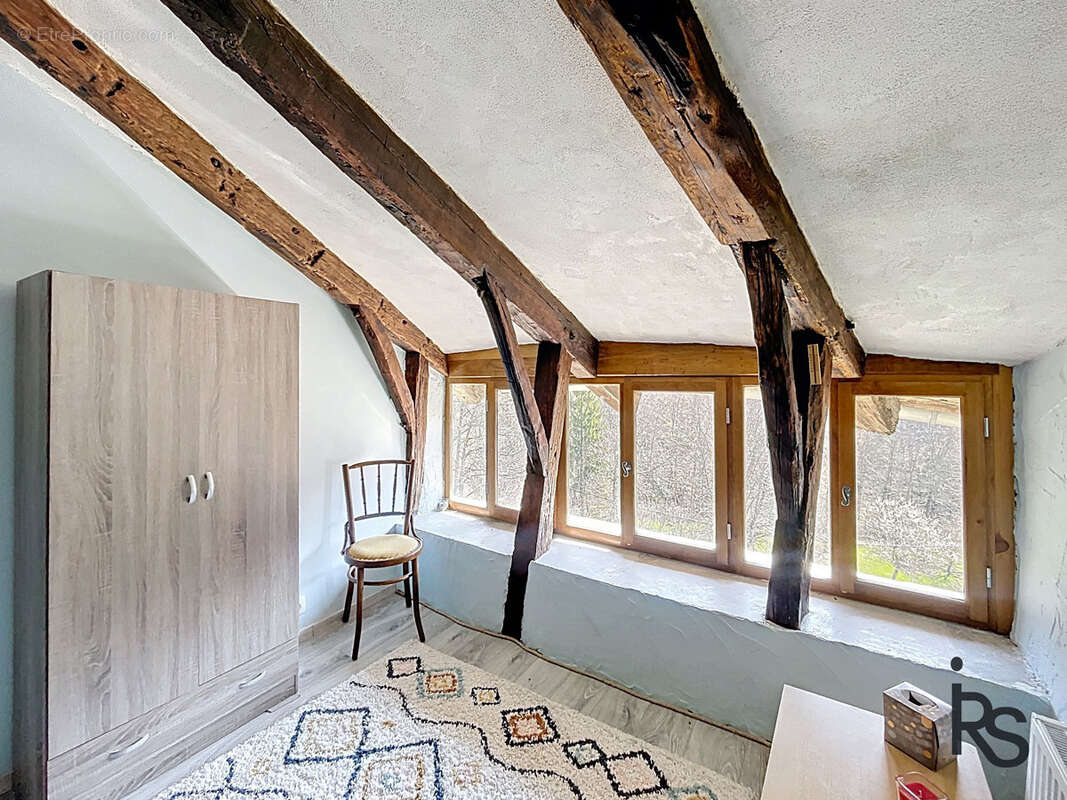 Maison à GENESTELLE
