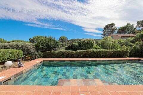 Maison à MOUGINS