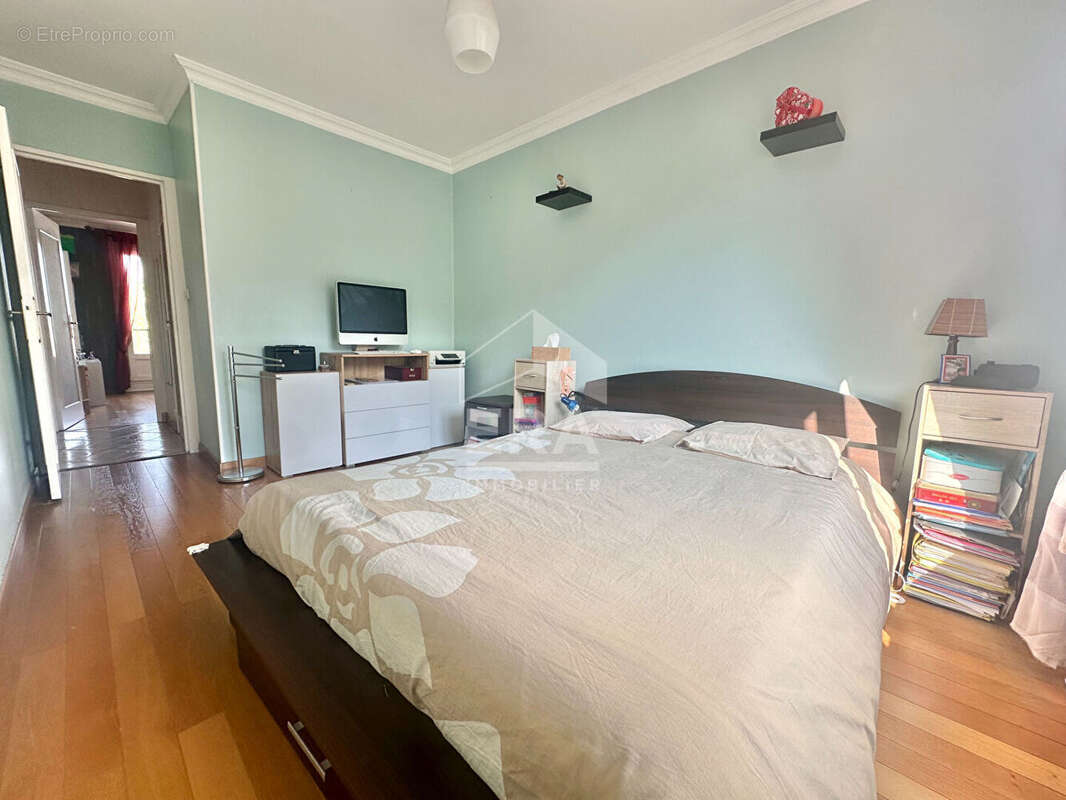 Appartement à SARTROUVILLE