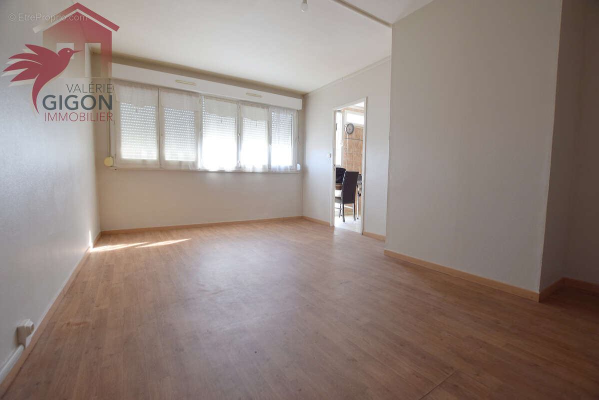 Appartement à GRAND-CHARMONT