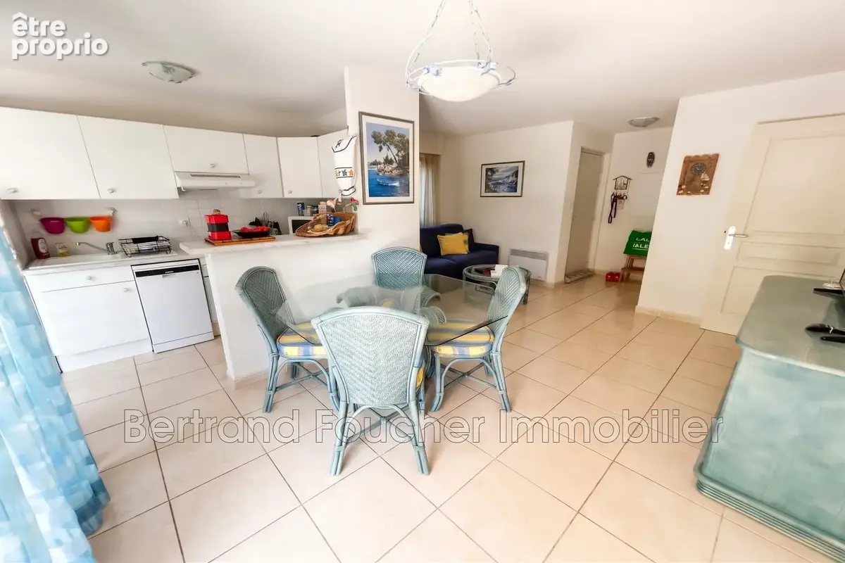 Appartement 2 pièces 41 m² à vendre à Cavalaire-Sur-Mer (83240) - photo 4