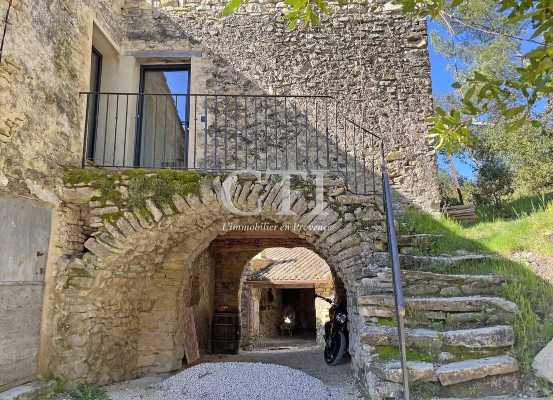 Maison à VAISON-LA-ROMAINE