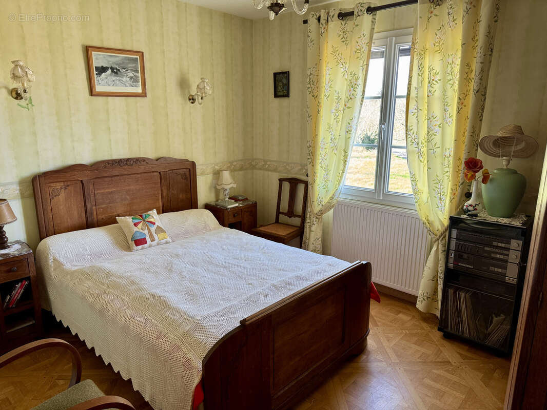 Maison à VARS-SUR-ROSEIX