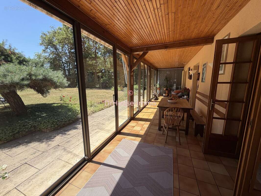 Maison 196 m² à Verrue  - photo 3