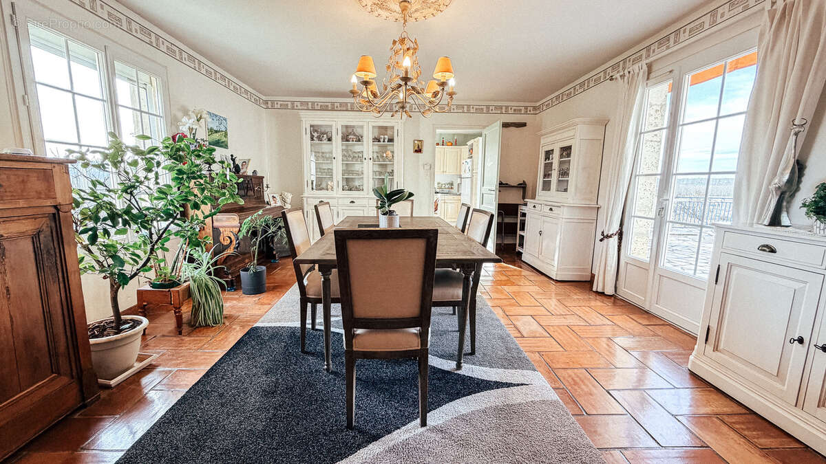 Maison à MOUTHIERS-SUR-BOEME