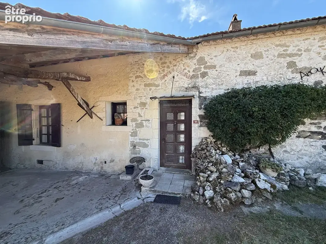 Maison en pierre avec dépendance attenante - photo 3