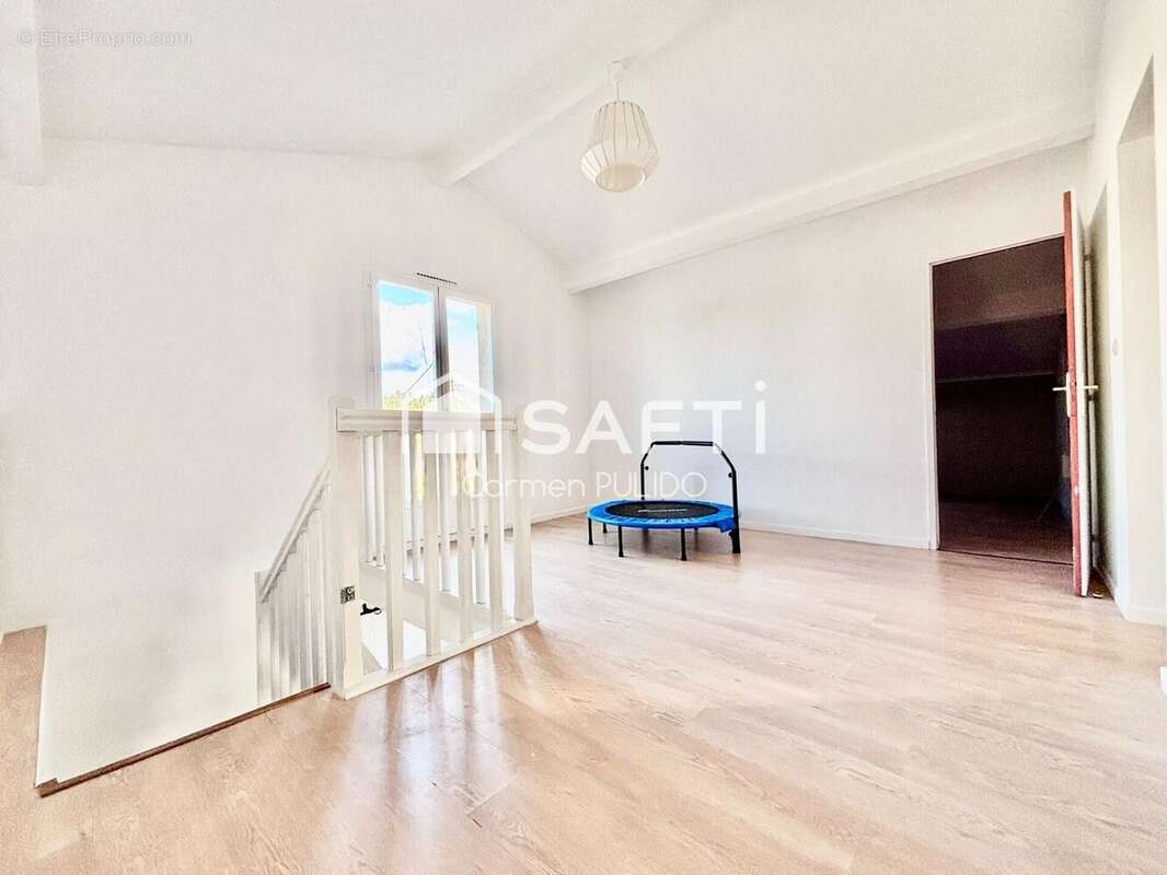 Photo 9 - Maison à MOULIETS-ET-VILLEMARTIN