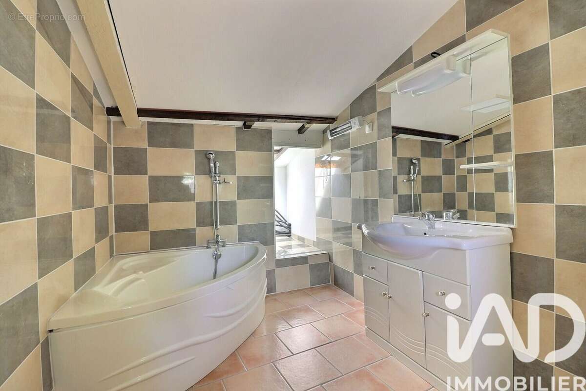 Photo 9 - Appartement à VARAGES