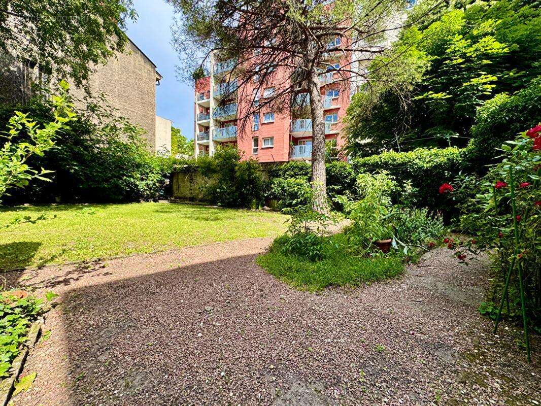 Maison à VILLEURBANNE