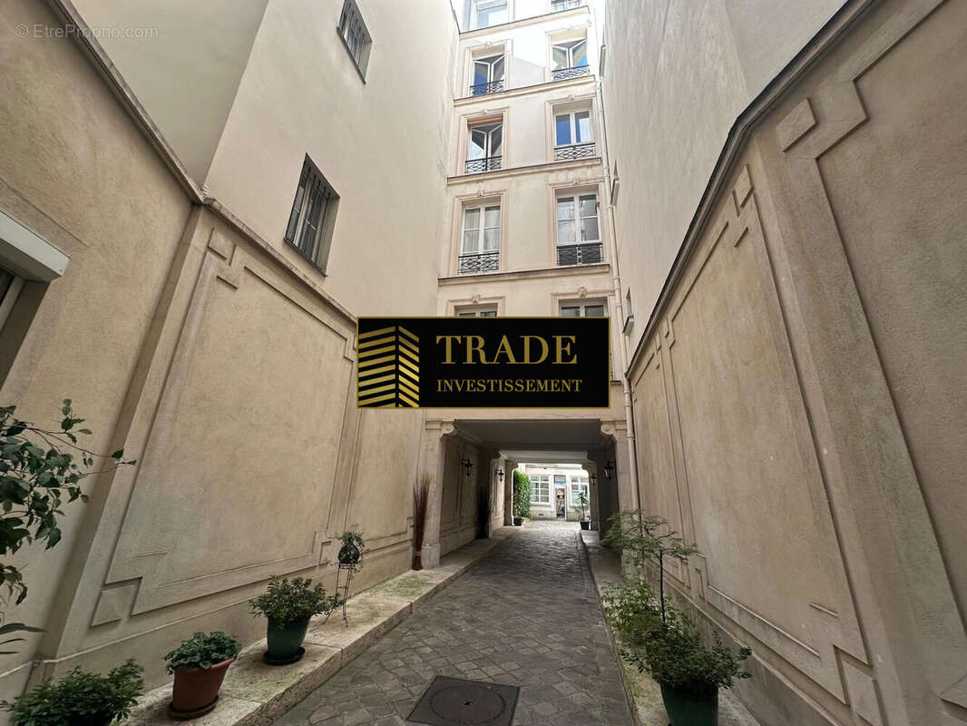 Appartement à PARIS-8E
