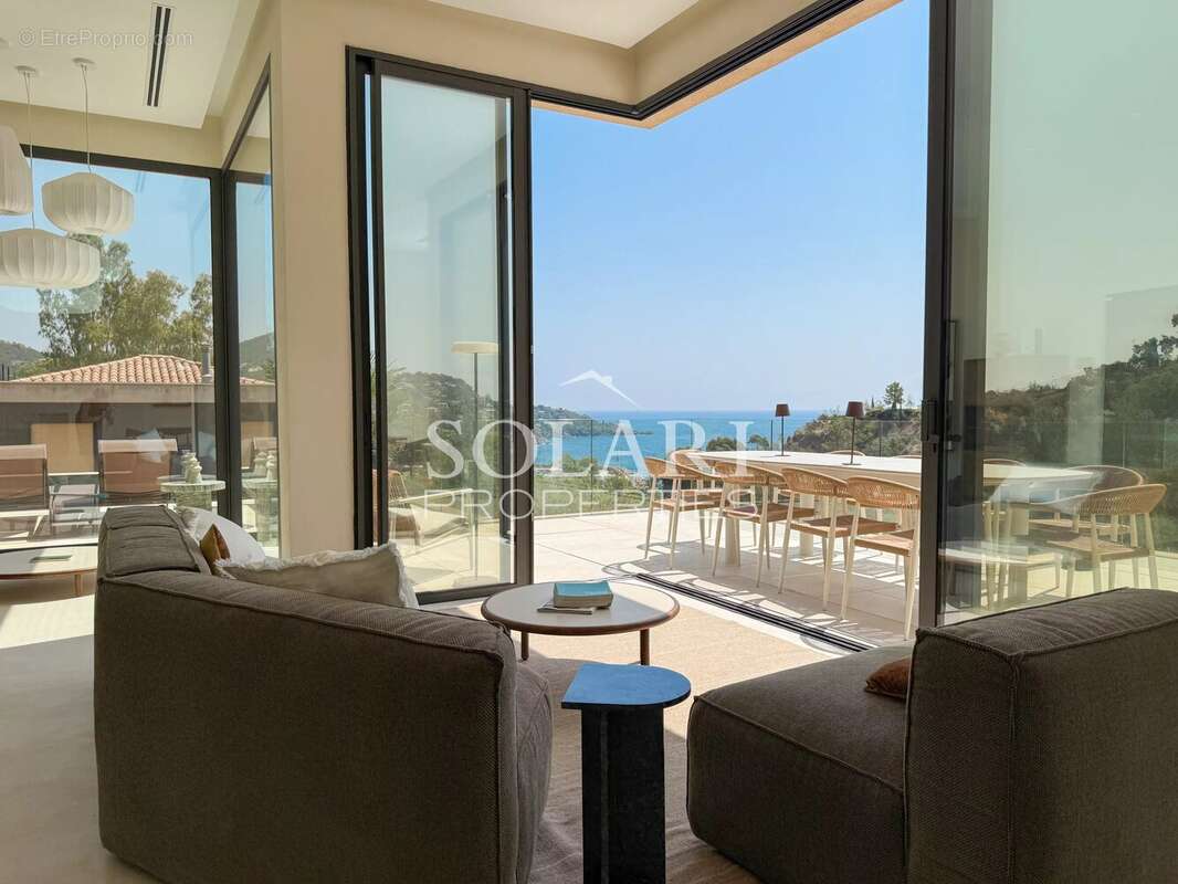 Photo Maison à Theoule-Sur-Mer au prix de 2 990 000€