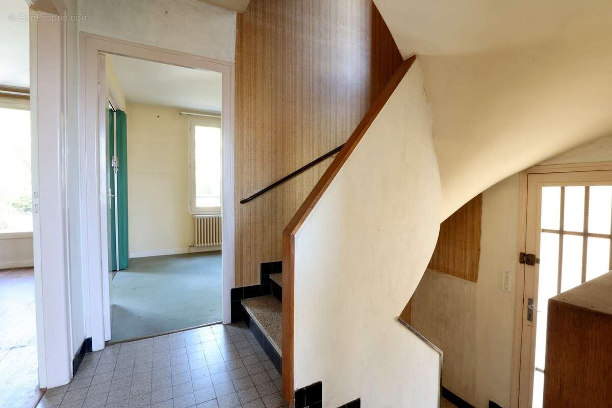 Maison de 144 m² à vendre. 8 pièces dont 5 chambres située coteaux est d'EPERNAY (51) - photo 14