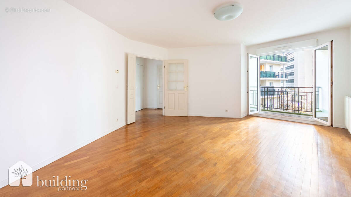 Appartement à COURBEVOIE