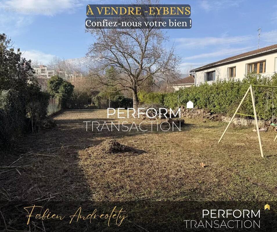 Terrain à EYBENS