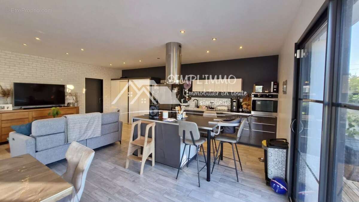 Maison à SAINT-SULPICE-D&#039;ARNOULT