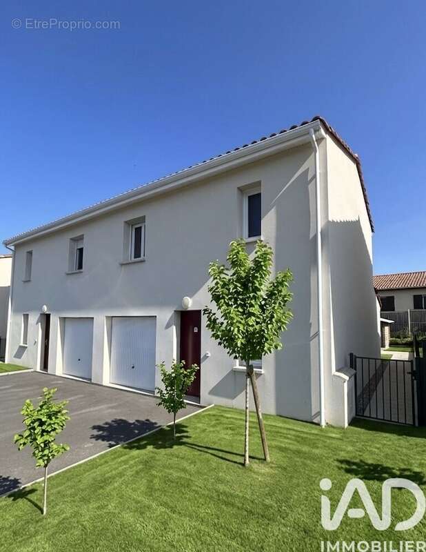 Maison 67 m² à Bassens  - photo 2