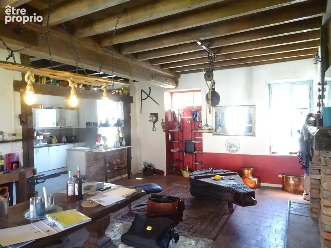 Maison à MONTAIGU-LE-BLIN