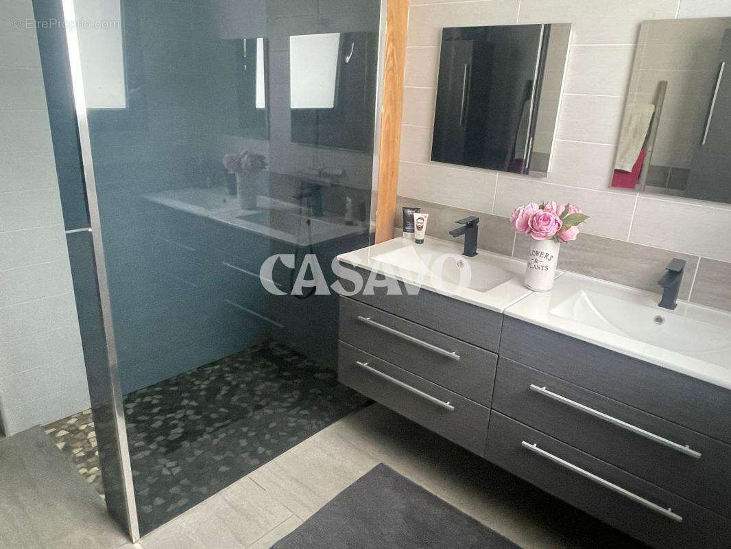 Maison à REVENTIN-VAUGRIS