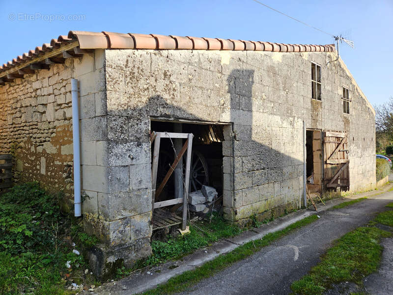 Maison à SAINT-DIZANT-DU-GUA