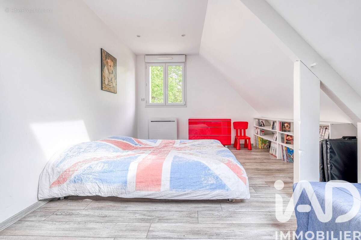Maison 130 m² à Gressy  - photo 6