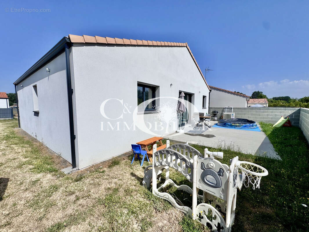 Maison à LEGE
