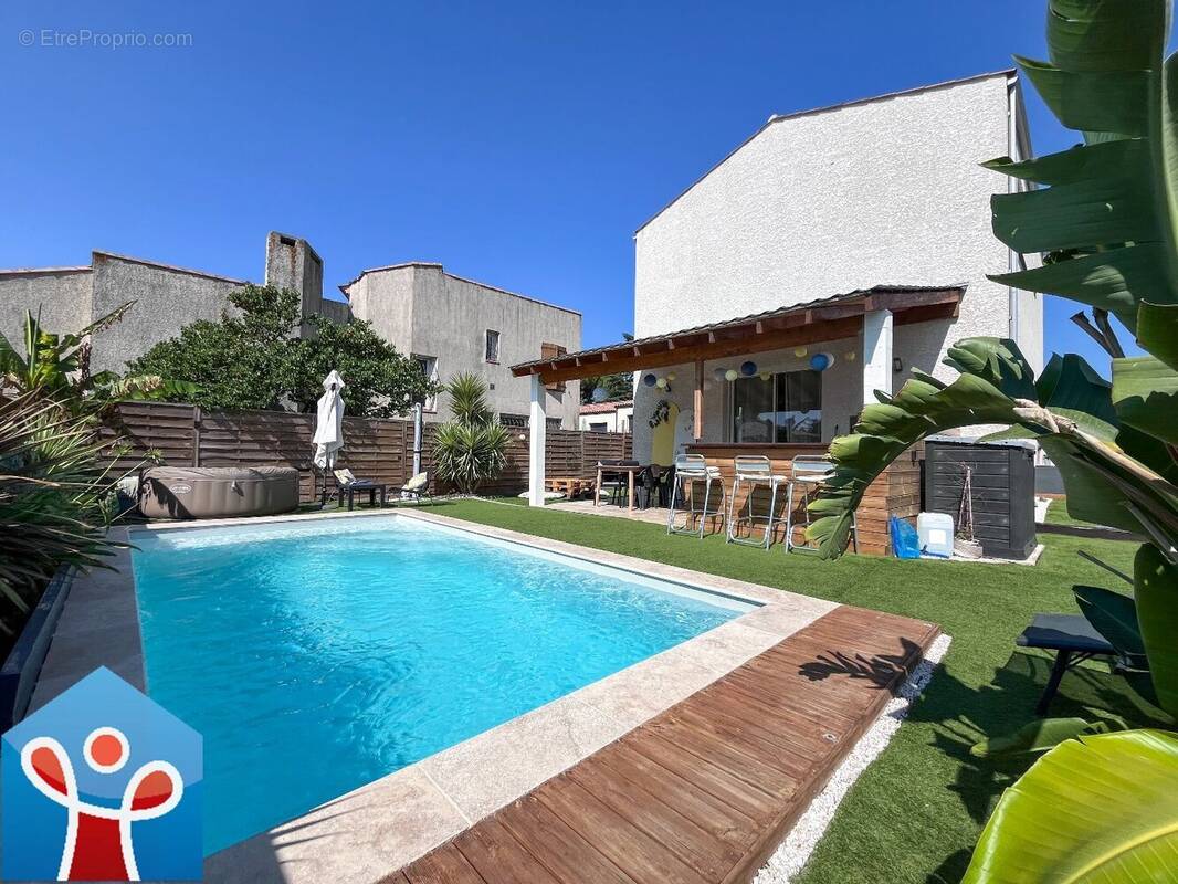 Villa récente avec piscine - photo 1