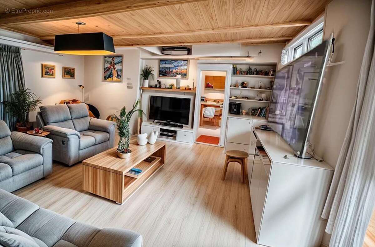 Maison à DONVILLE-LES-BAINS