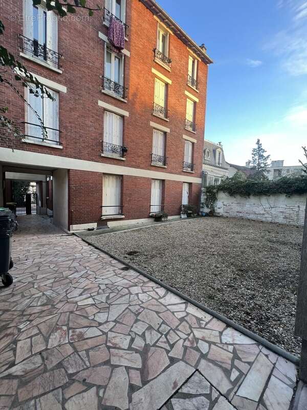 Appartement à LE PERREUX-SUR-MARNE