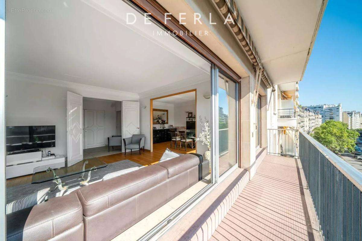 Appartement à PARIS-16E