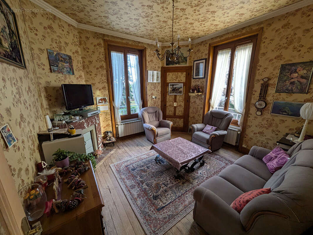 Maison à RIORGES