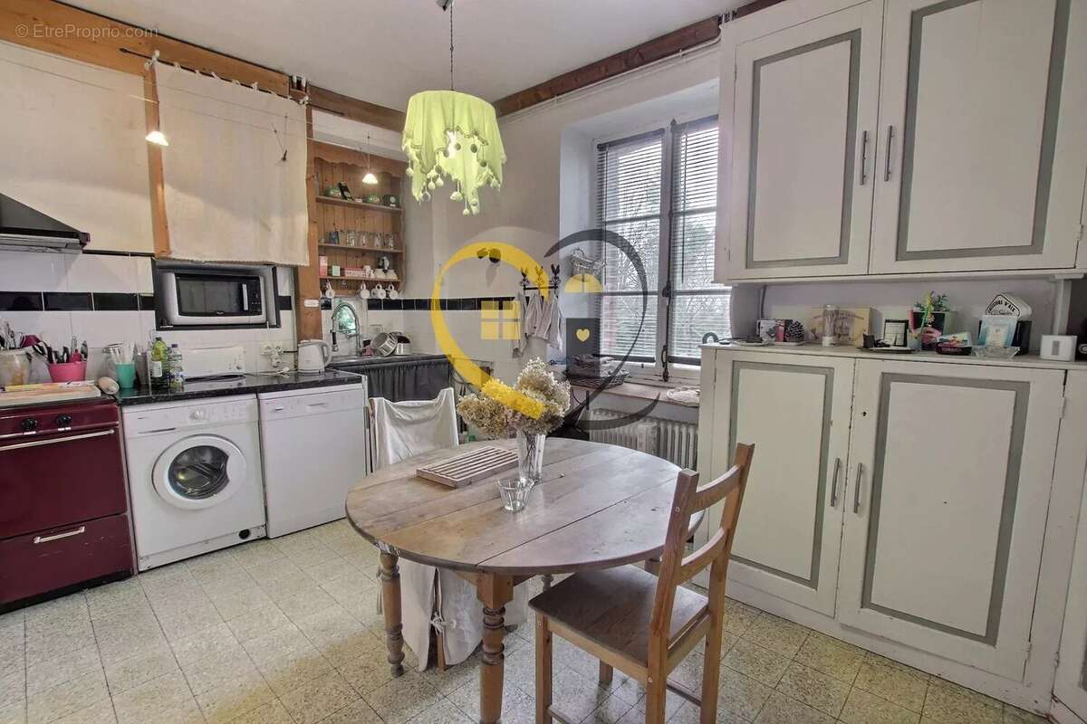 Maison à LA CHAPELLE-D&#039;ANGILLON