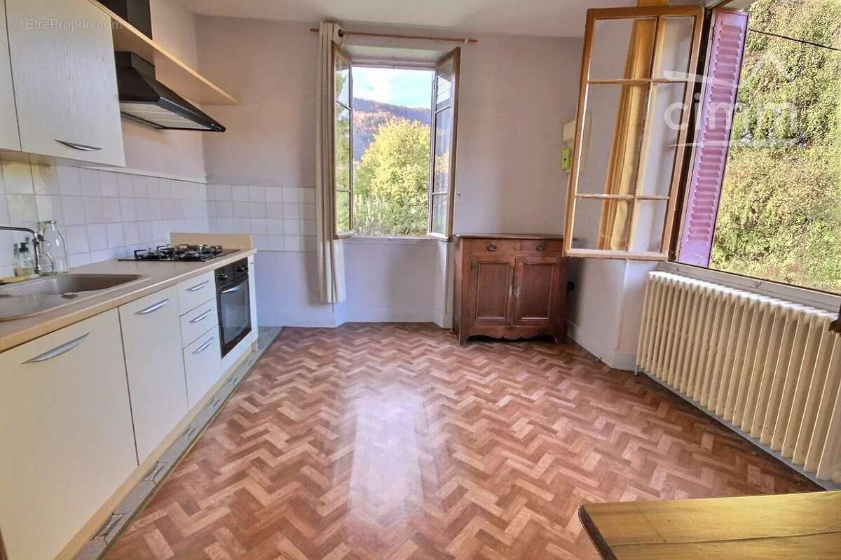 Maison à LA ROCHETTE