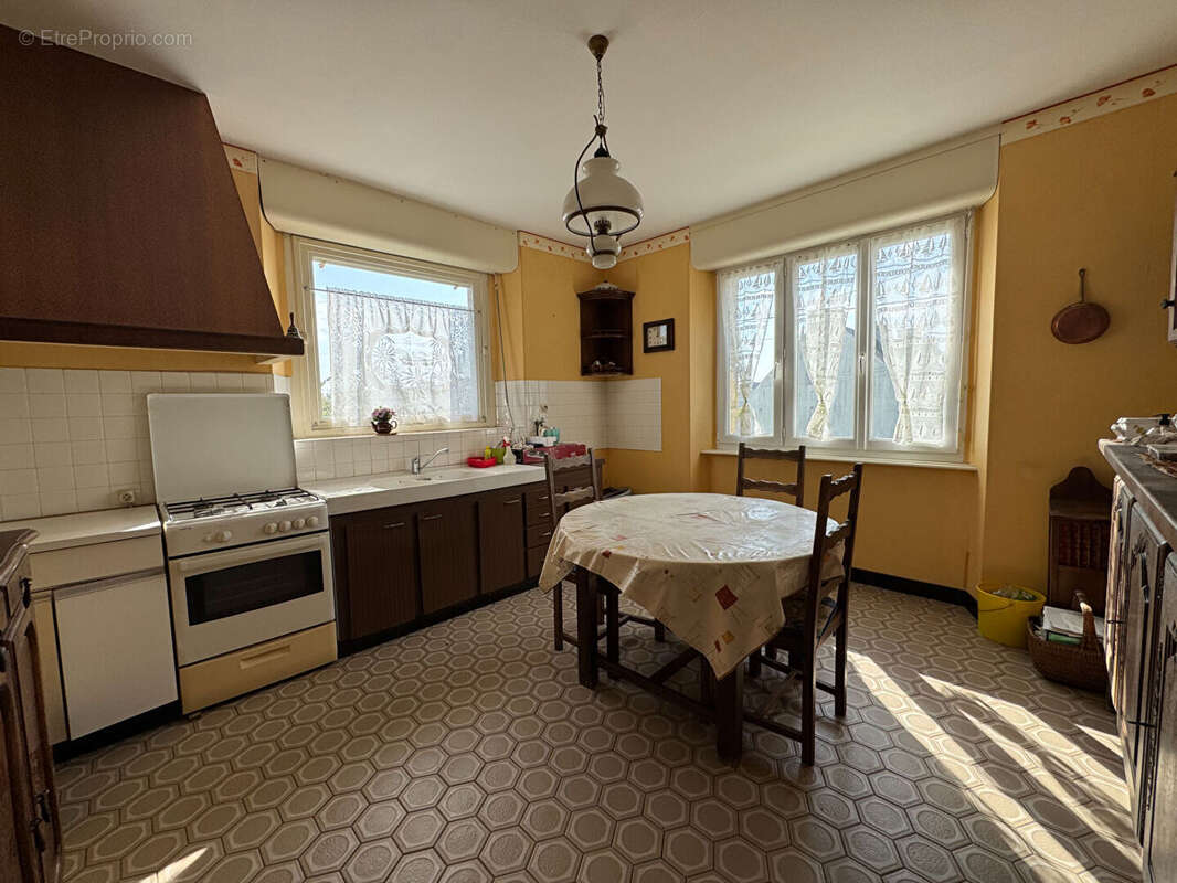A vendre-Brest-Le Landais-Maison de Type 6- 144.74 m²-, 4 chambres+bureau - photo 4